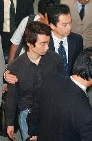 (3)3 Japanese freed in Iraq arrive in Osaka